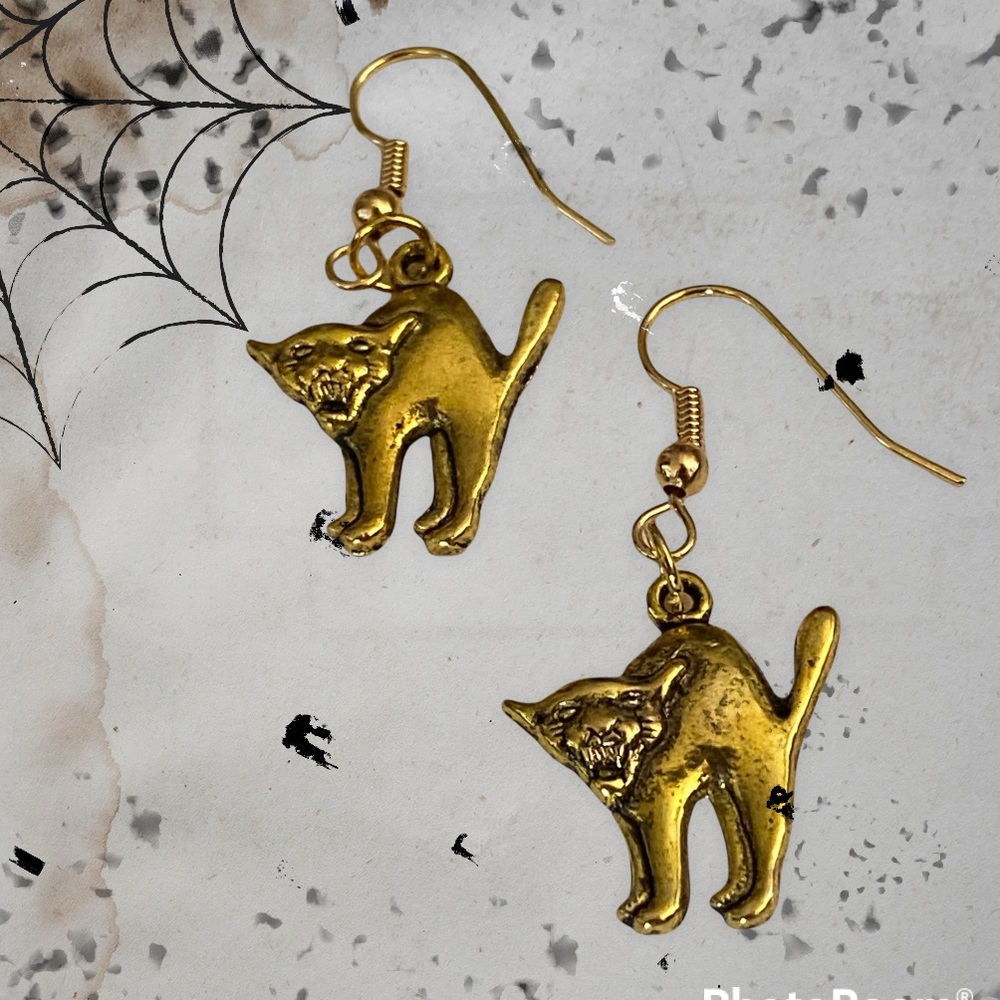 Halloween Pumpkin Charm Earrings Gold Pewter Dangle Pierced - Picture 3 of 9